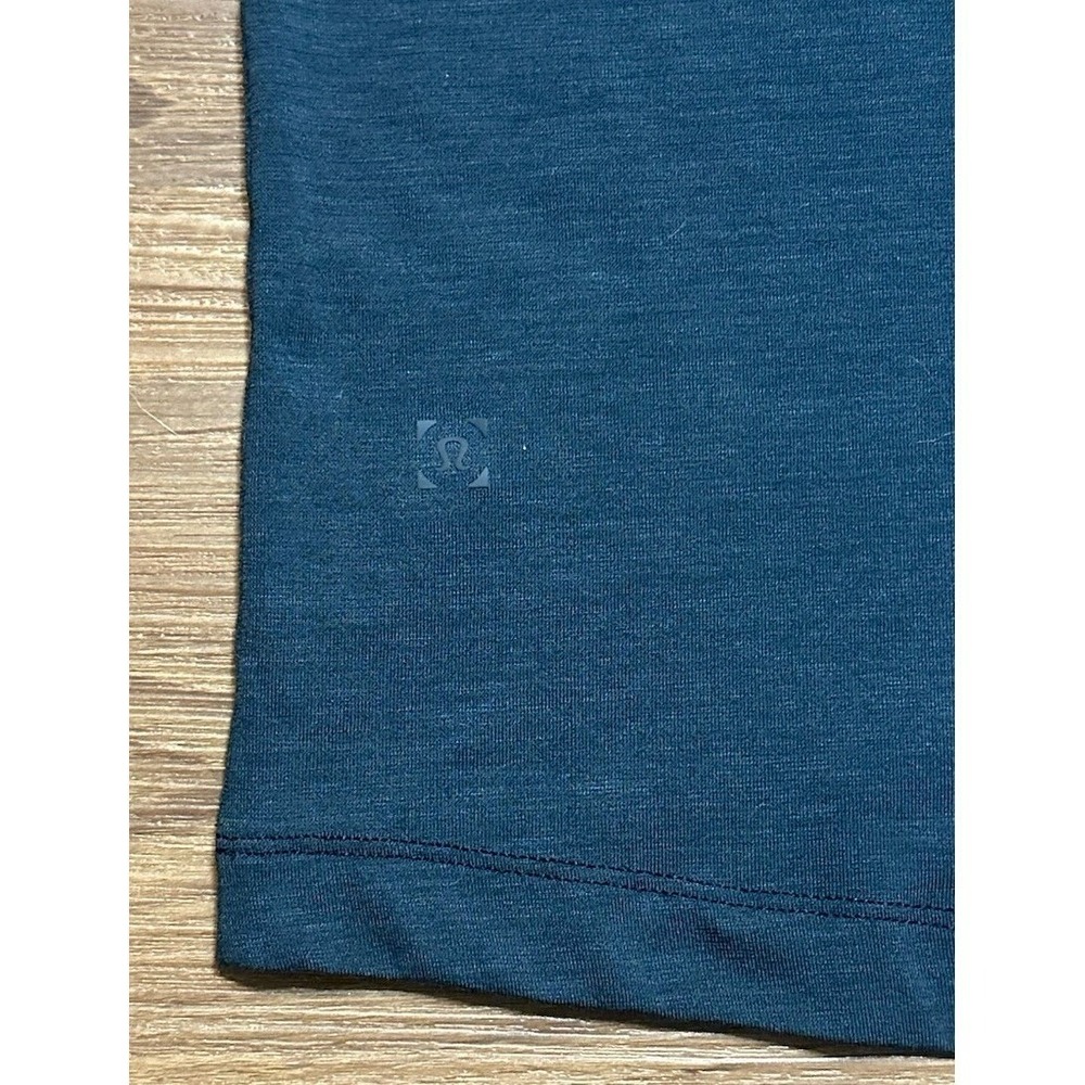 Lululemon Evolution Men's Polo Short Sleeve Performance Shirt Navy Blue Sz XS** - Picture 7 of 7